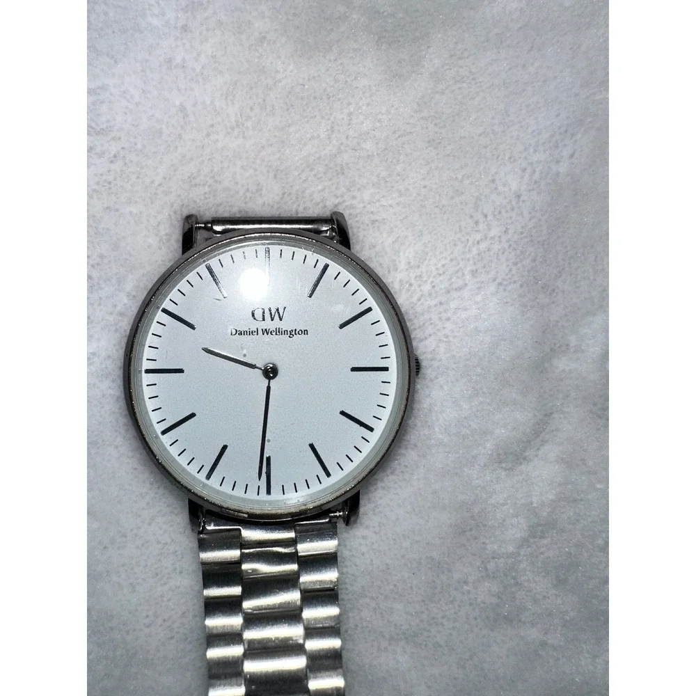 Daniel Wellington Watch Mens Silver Tone‎ Minimalist Classic Design